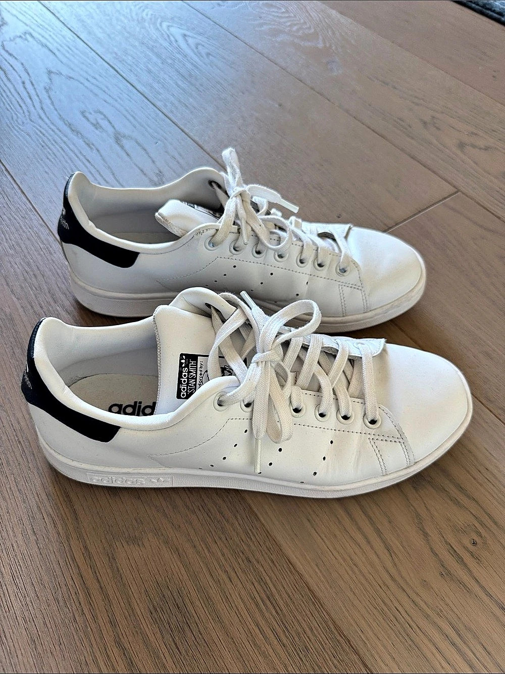 adidas Men’s Stan Smith White & Navy Sneakers Size 8 Mens